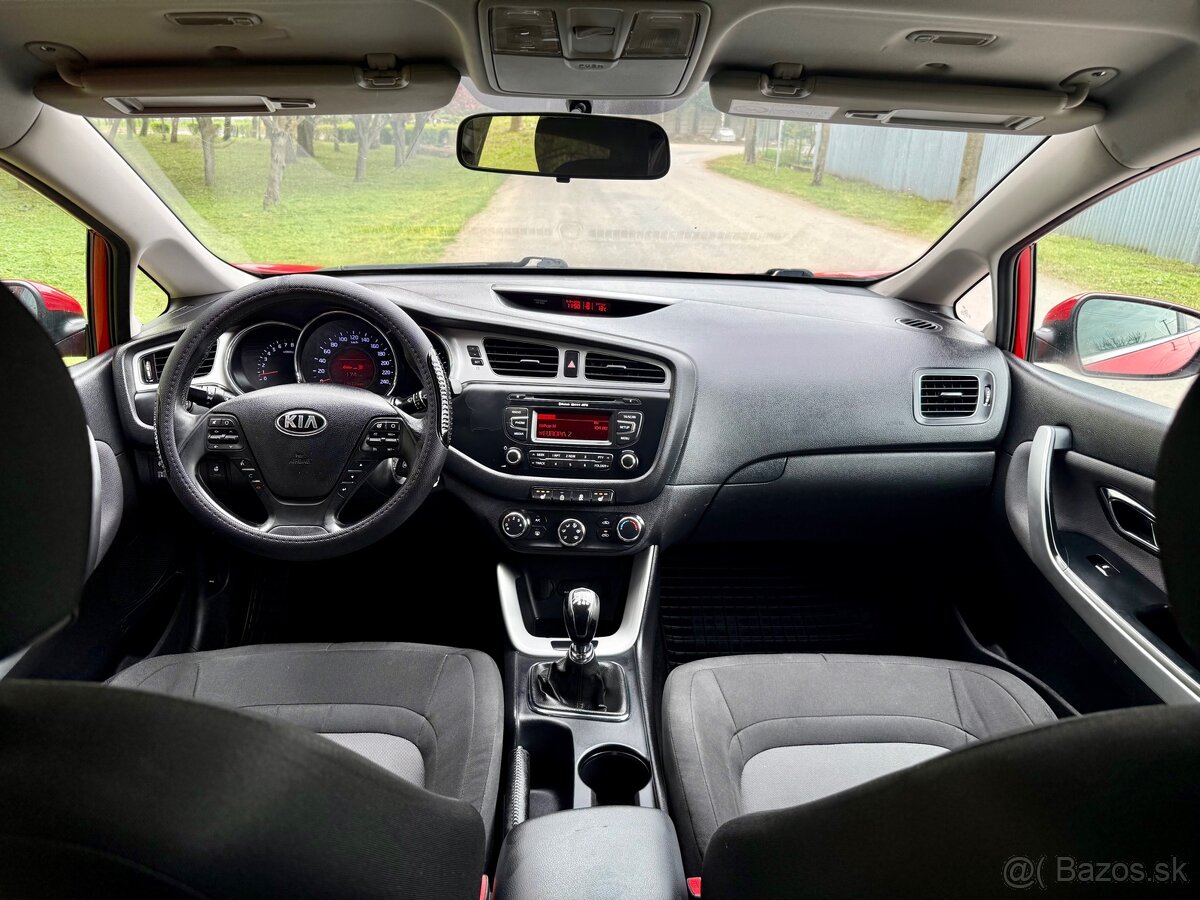 Kia Ceed 1.4 CVVT Benzín - 13