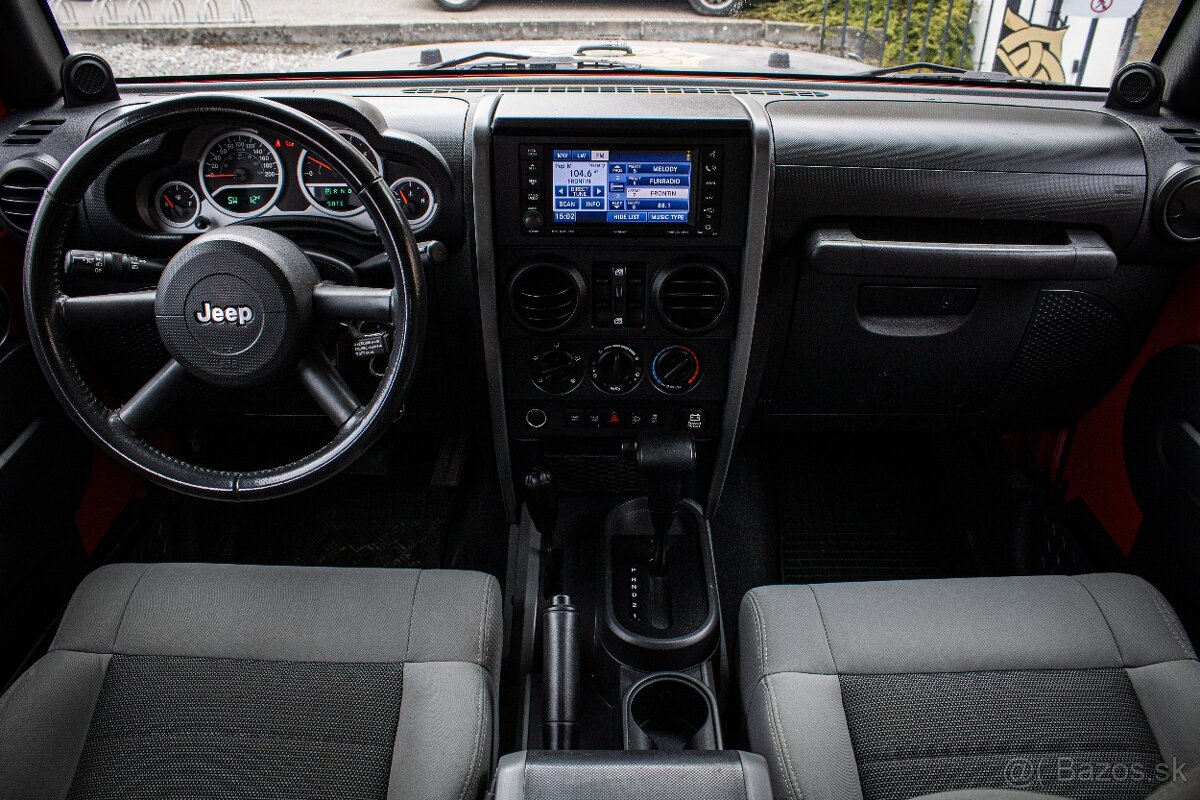 Jeep Wrangler 2.8 CRD Unlimited, 1.majiteľ, SK-auto, nelak - 13