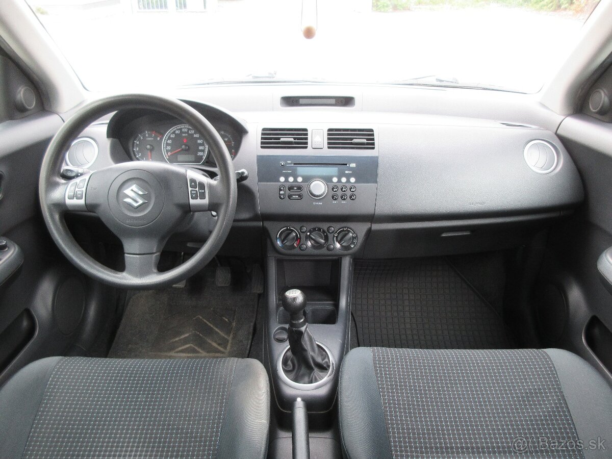 Suzuki Swift 1.3 16V - 13