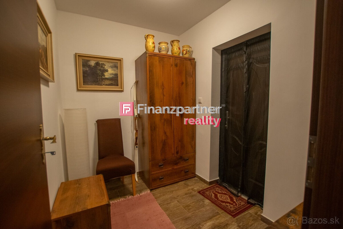 Ponúkame na predaj 5 izb. rodinný dom s garážou na pozemku 9 - 13