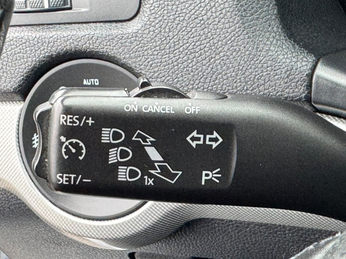 Škoda Octavia Combi 2,0 TDI 103kW Elegance - 13