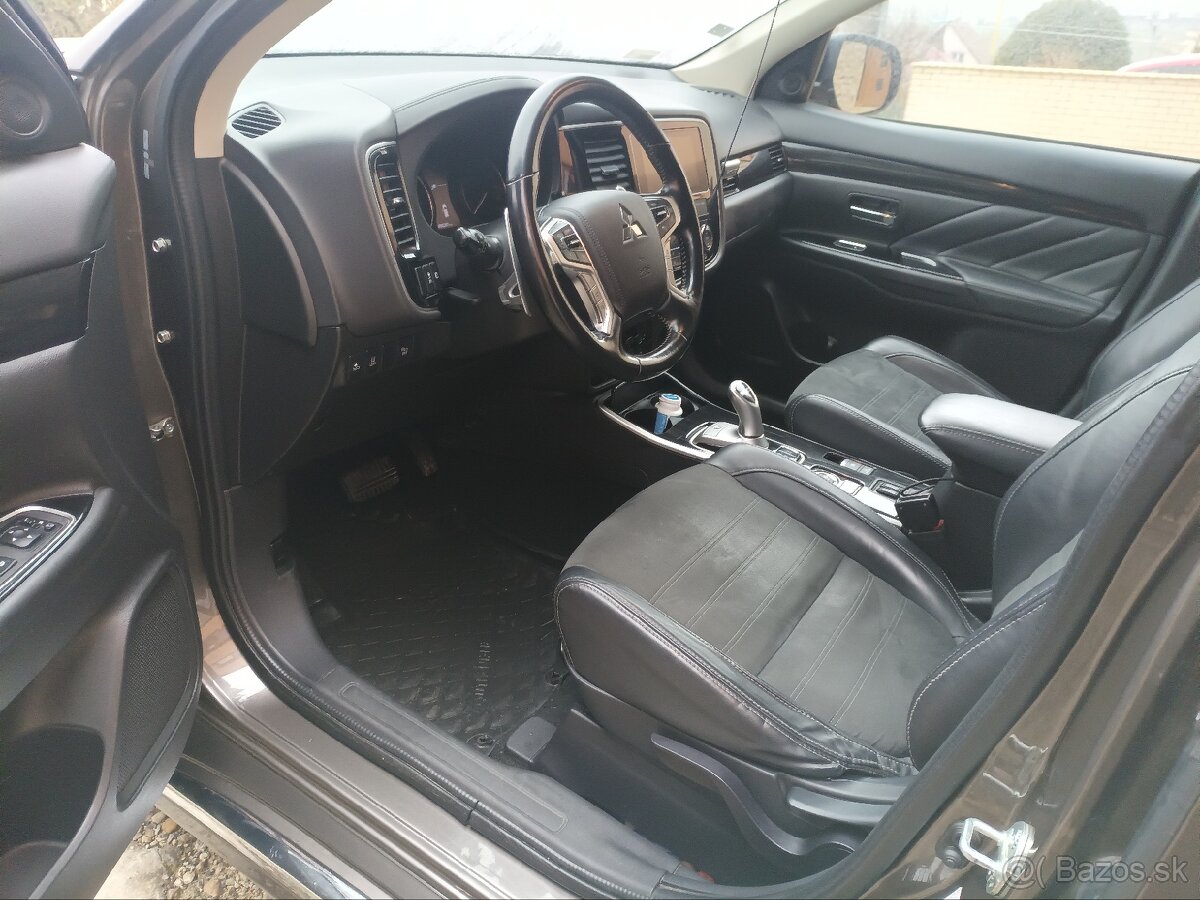 Mitsubishi Outlander PHEV 2018 - 13