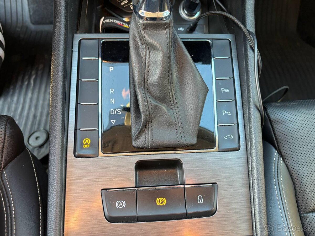 Škoda superb FL 3 2.0tdi 110kw dsg - 13