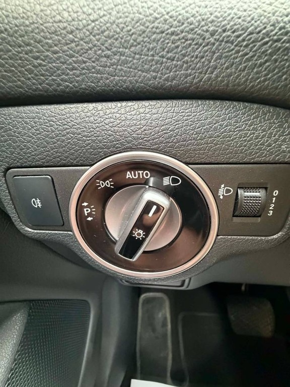 Mercedes-Benz CLA - 13
