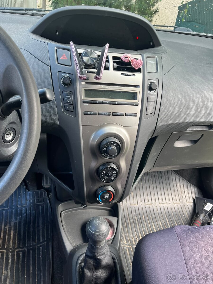 Predám toyotu yaris - 13