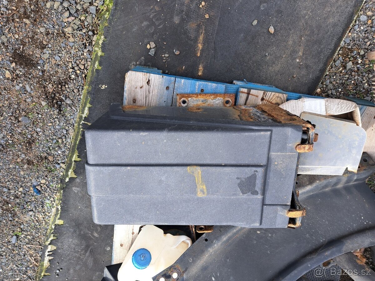 Iveco Eurocargo 7.50 r.v. 12/2015 po dílech - 13