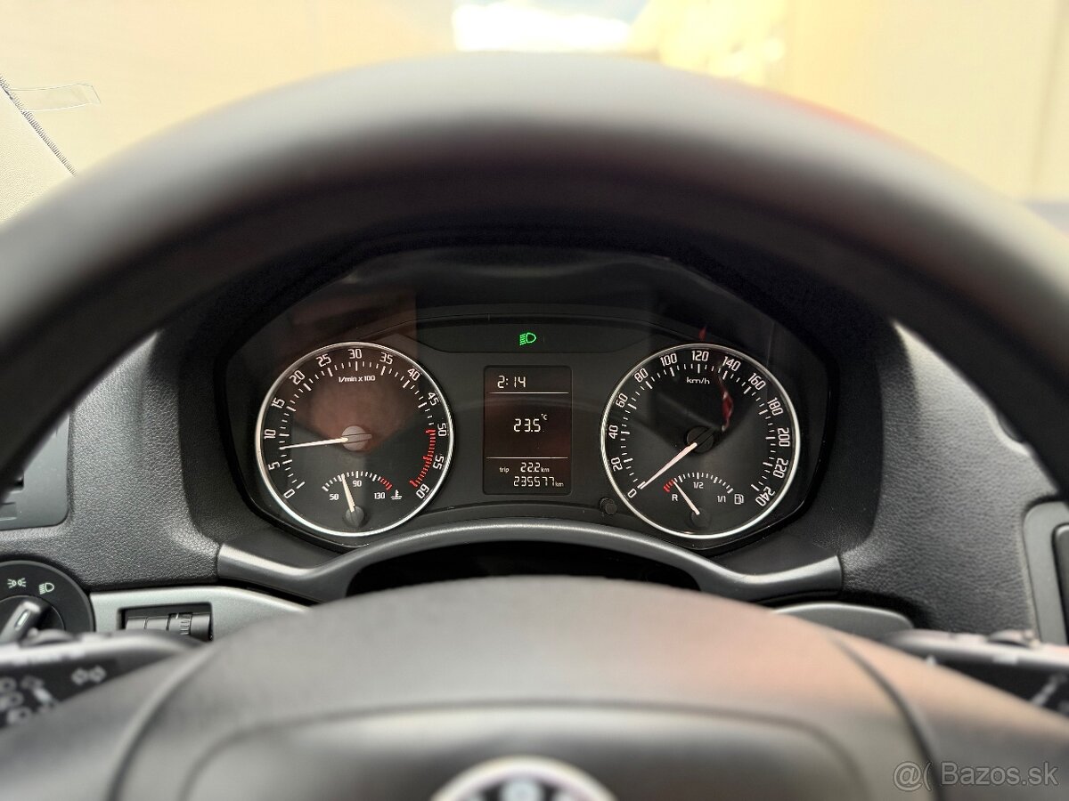 Škoda Octavia 2 Facelift 1.6TDI Nová STK - 13