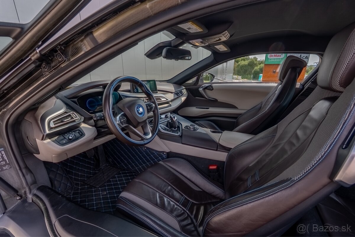 BMW i8 2015 nájazd 98 000km - 13