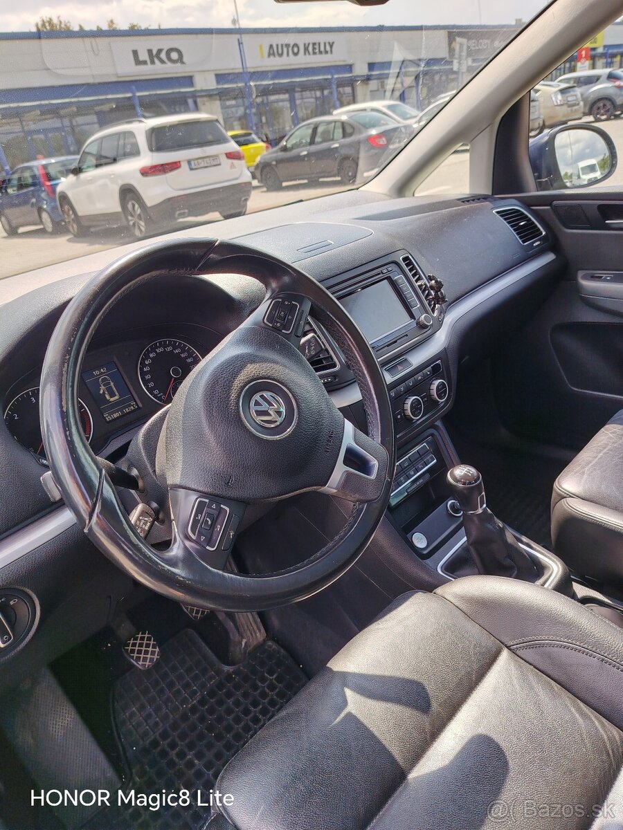 Predám VW Sharan 2015 vo veľmi dobrom stave. - 13
