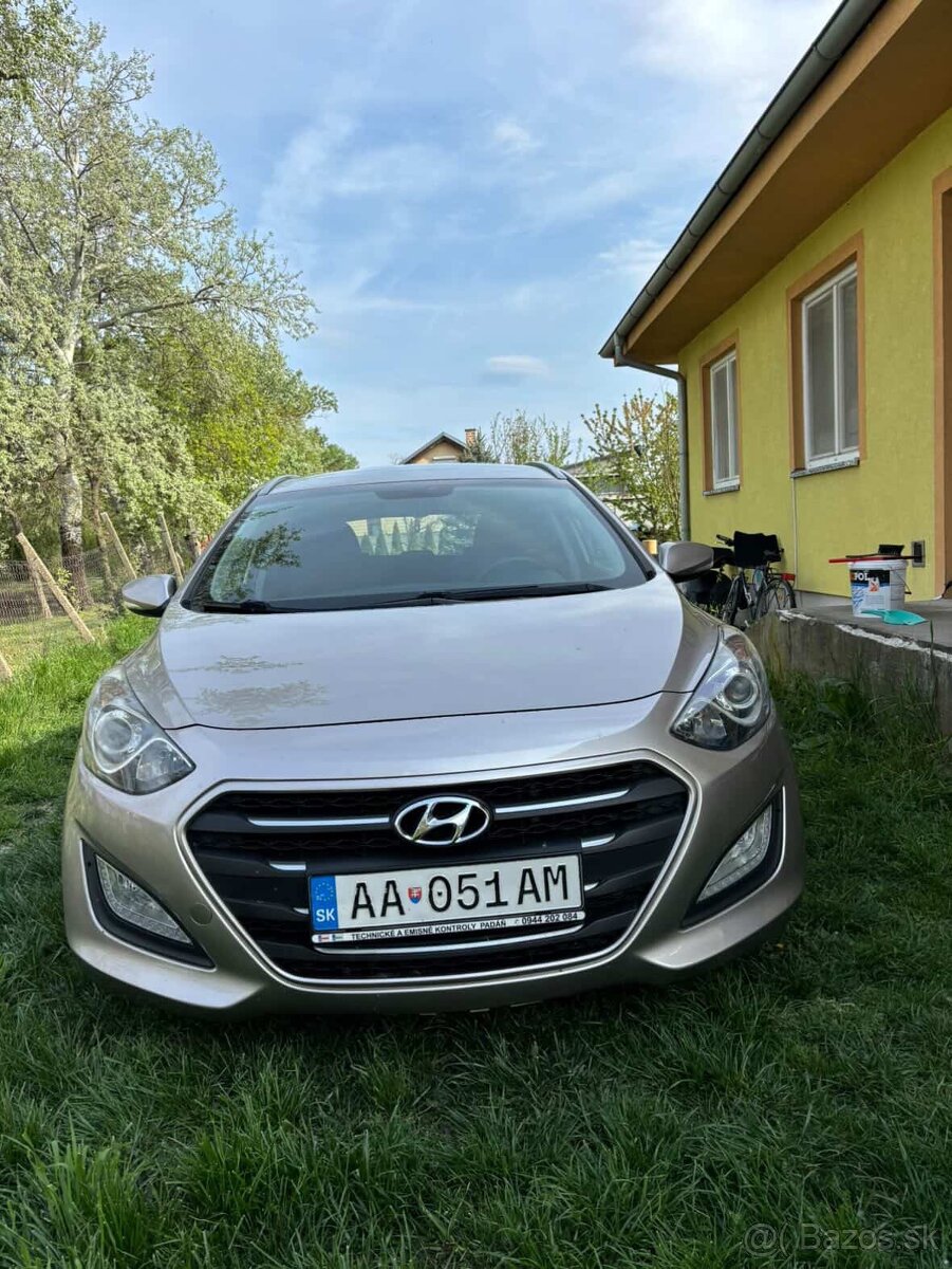 Hyundai i30 CW 1.6i CRDi - 13