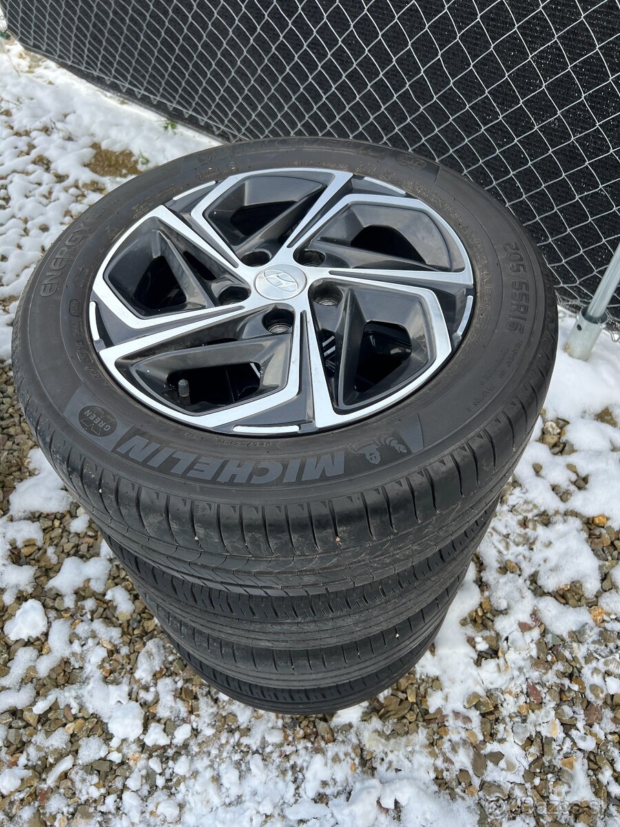 Hyundai i30 1.5 benzín 2021 - 13