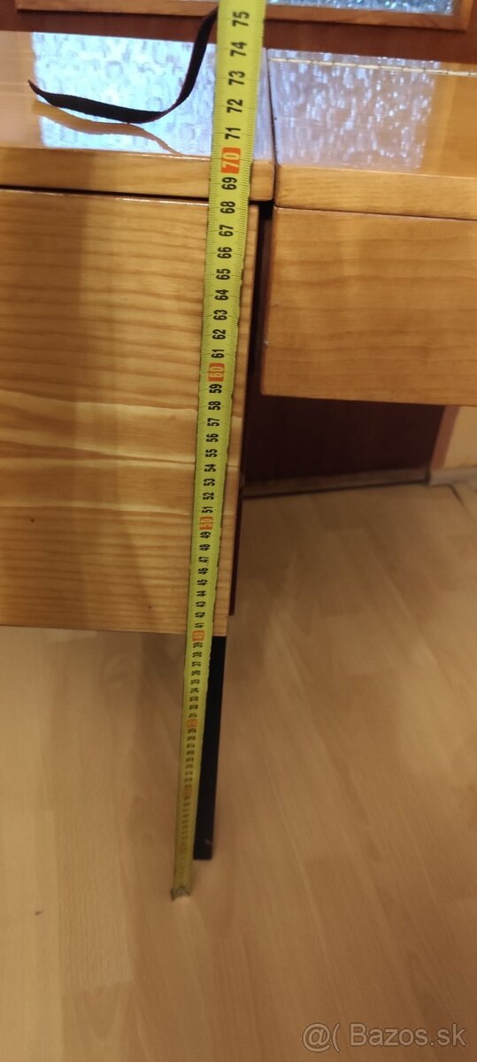 Kozmetický stolík+ nočný stolík - 13