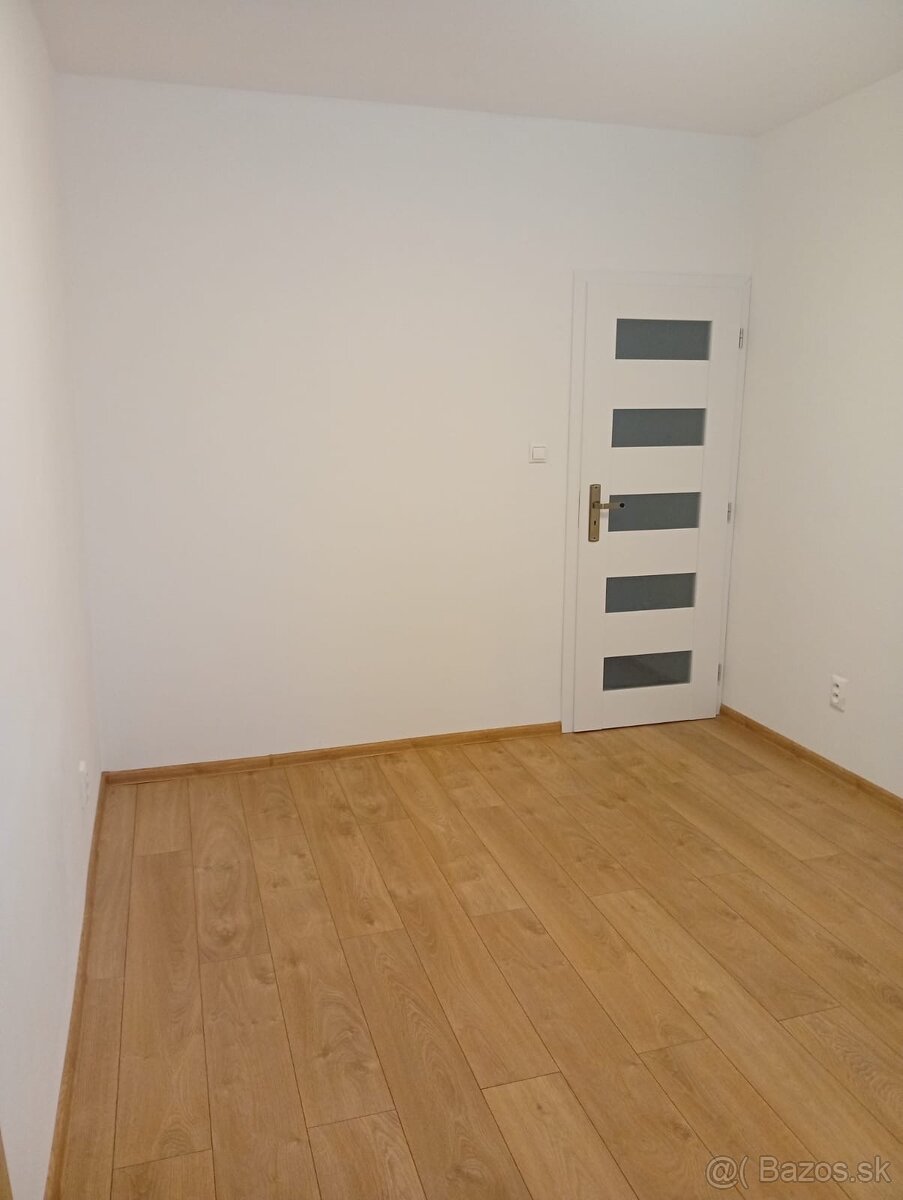 Prenájom 3 izboveho bytu v Ilave - 13