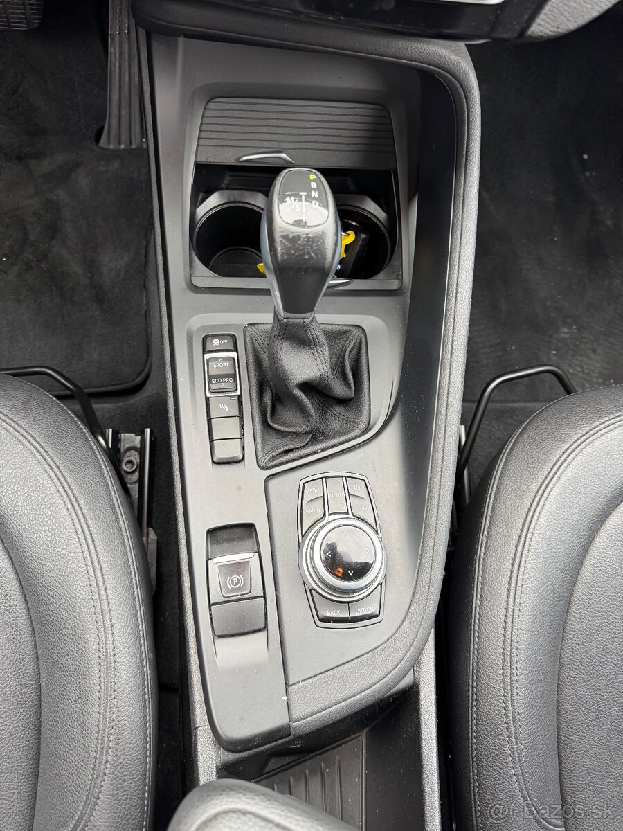 BMW X1 sDrive 18d xLine A/T - 13