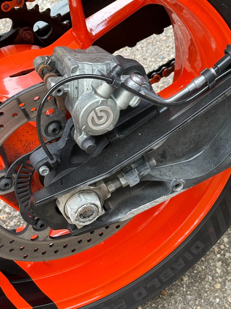 KTM DUKE 890 R (lowside) - 13