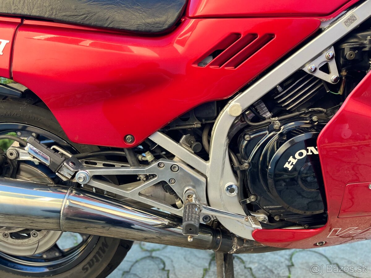 Honda vf 1000 f2 - 13