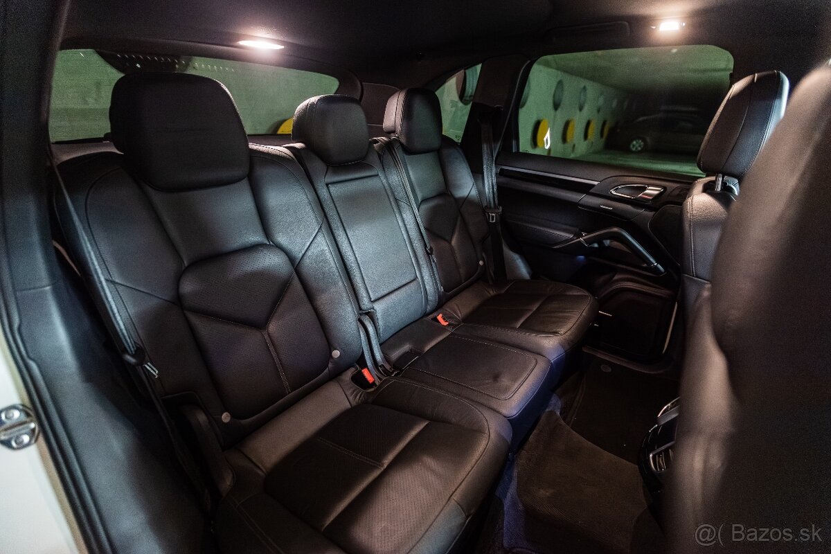 Porsche Cayenne - 13