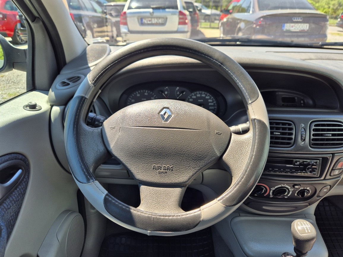 Renault Scenic 1,9dTi 59kW 5°manuál - 13