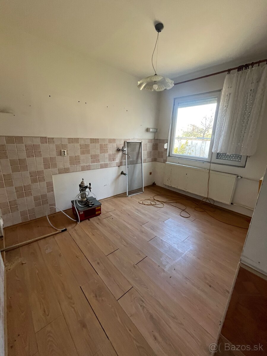 Na predaj v Štúrove RD - 13