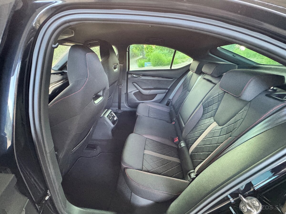 Škoda Octavia 2.0 TSI RS DSG - 13