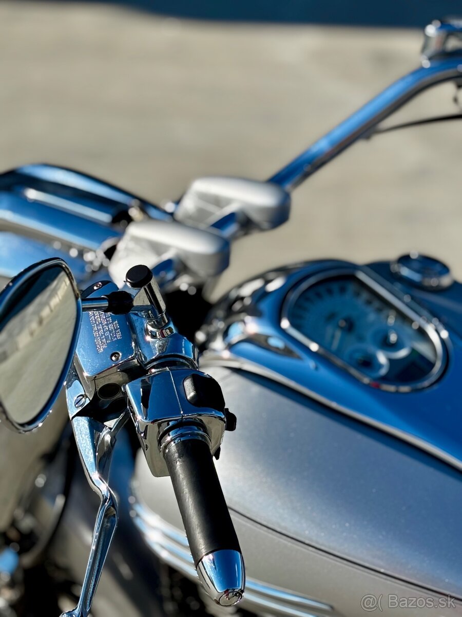 YAMAHA XV 1900 Stratoliner - 13