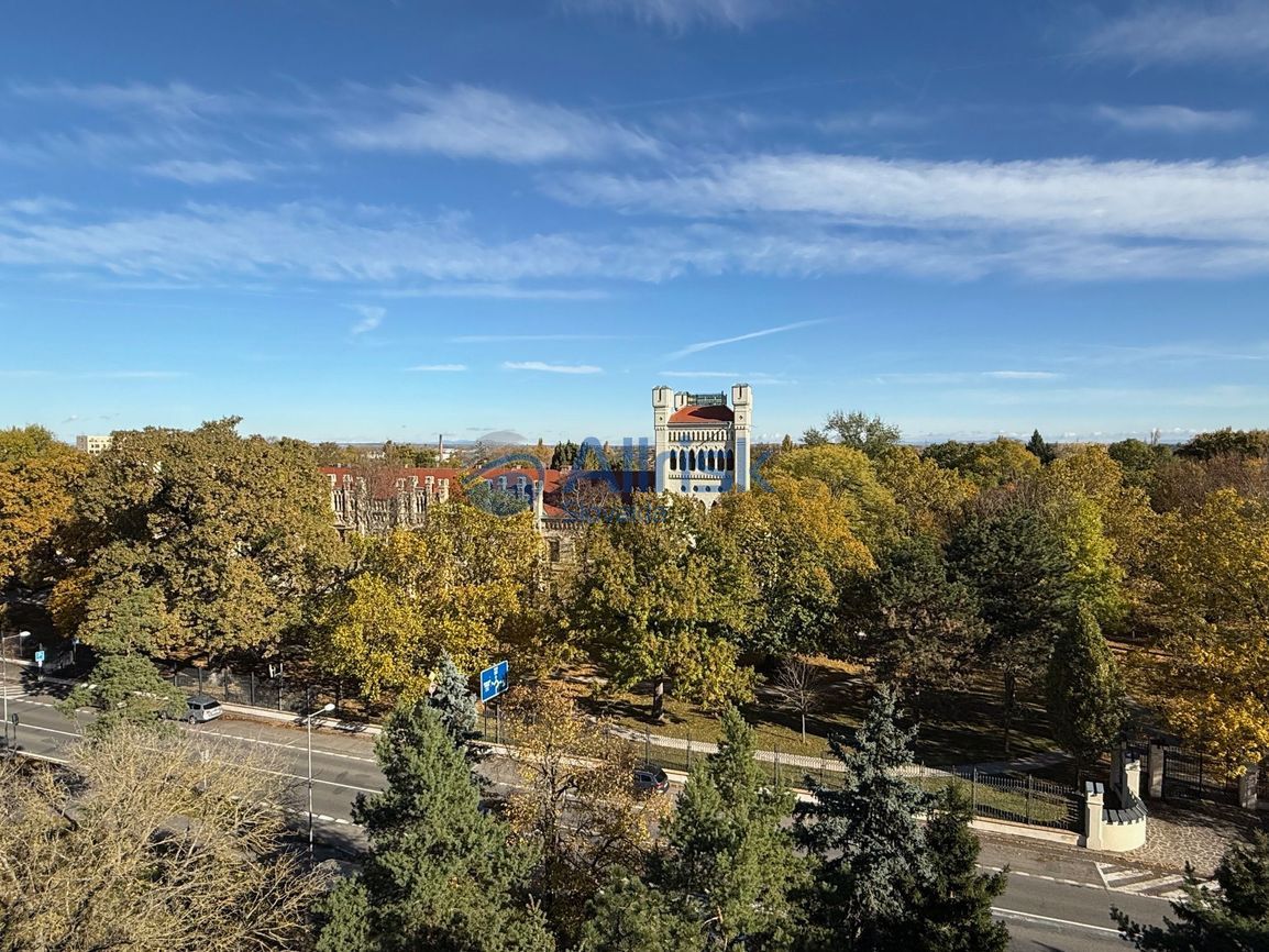 Voňavý 3-izbový byt po čerstvej rekonštrukcii s výhľadom na - 13