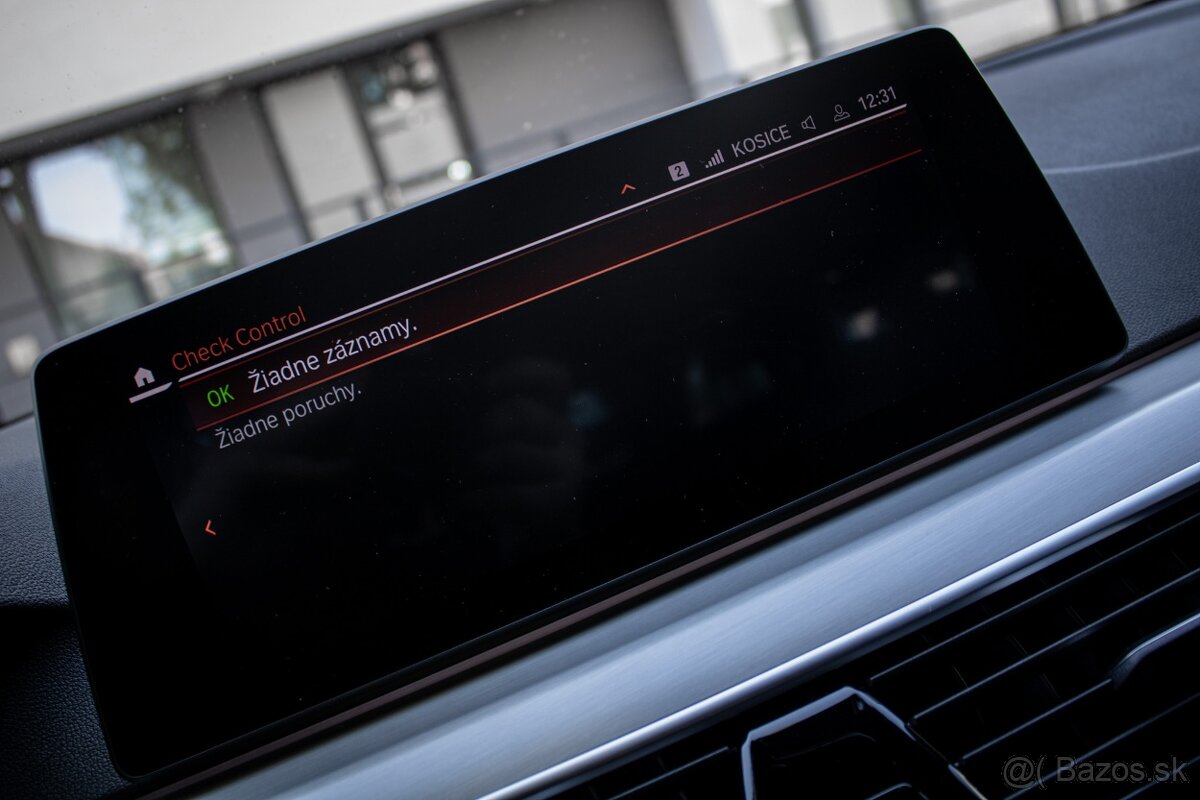 BMW Rad 5 Touring 530d xDrive A/T ODPOČET DPH - 13