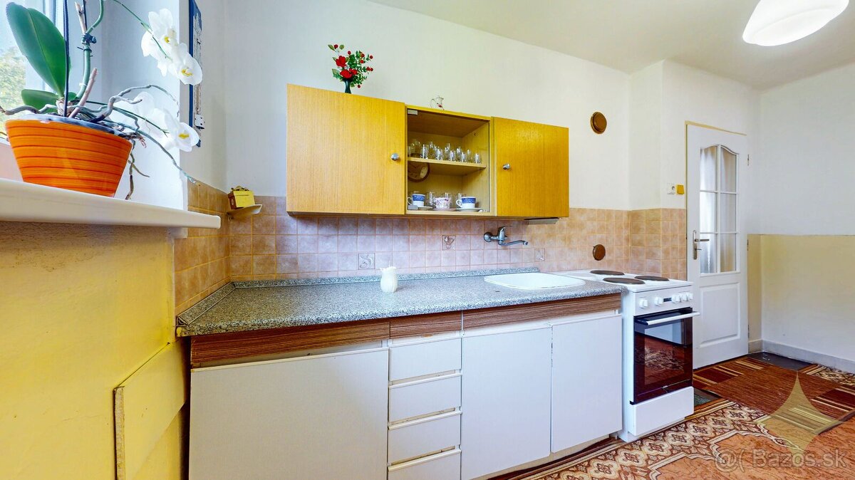 Na predaj 3-izbový byt v Cinobani časť Katarínska Huta, ul. - 13