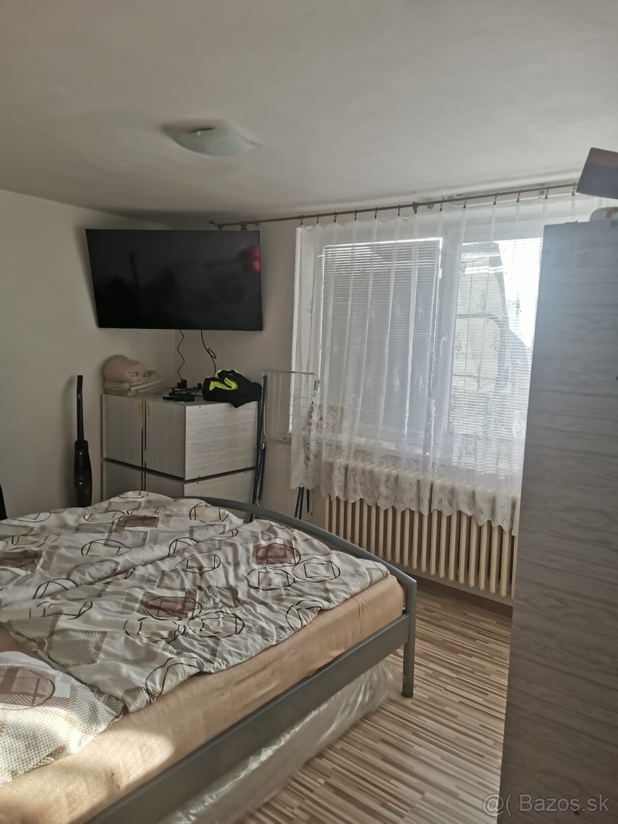 Dvojgeneračný rodinný dom - 13