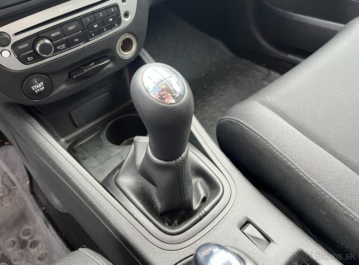 Renault Megane 1.6i - 13