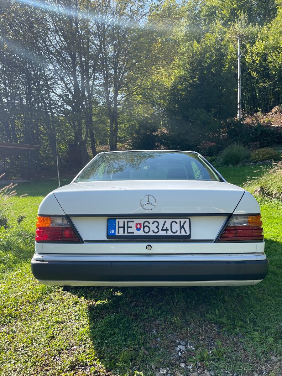Mercedes-Benz C124 230 CE - 13