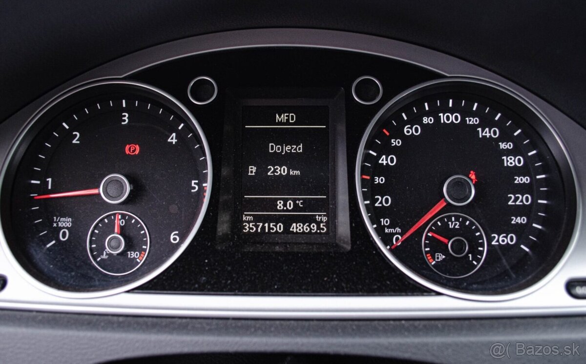 Volkswagen Passat B7 1.6 TDI Sedan - 13