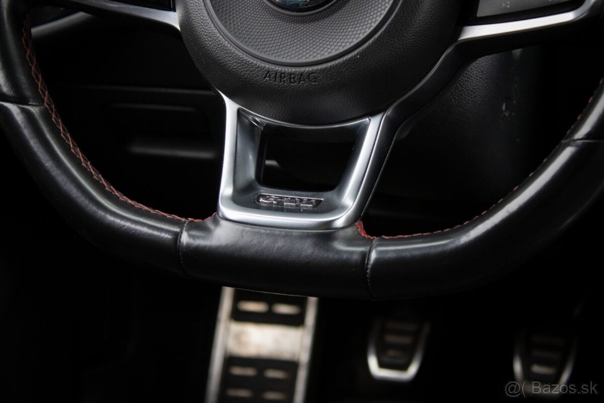 Volkswagen Golf GTI Performance 2.0 TSI 180kW - 13