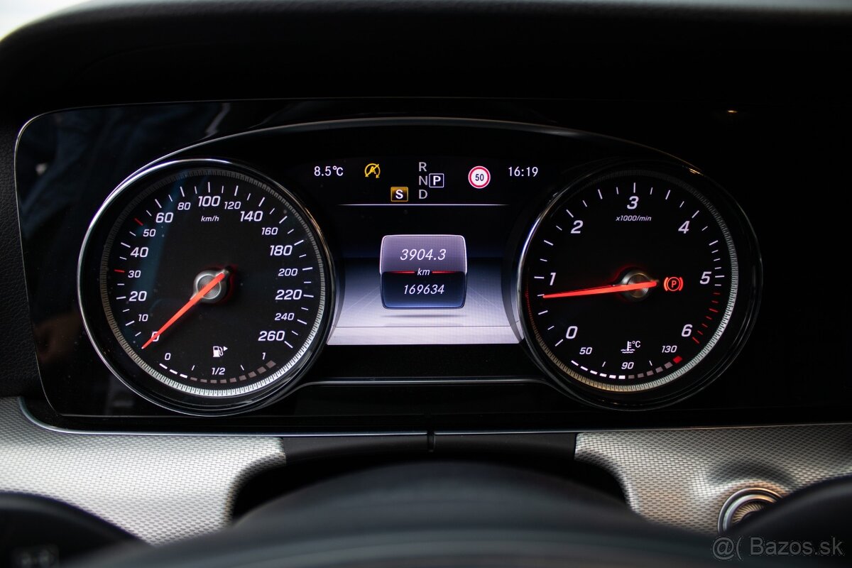 Mercedes-Benz E trieda Kombi 220 d 4MATIC A/T - 13