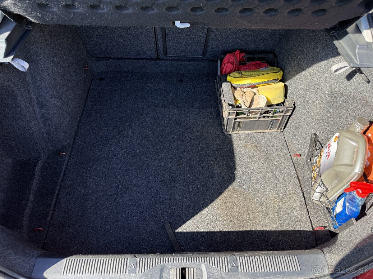 Škoda Octavia 1.6 FSI - 13