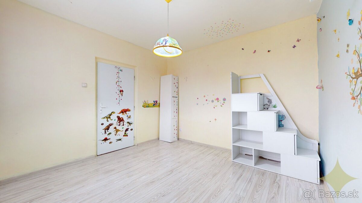 Na predaj 3 izbový byt v Lučenci na Rúbanisku III na 8/12 po - 13