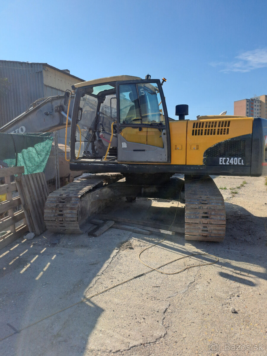 Pásový bager Volvo - 13