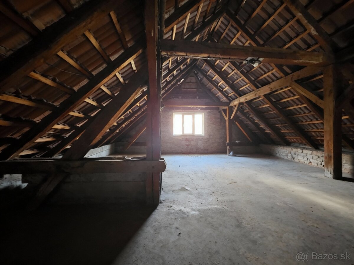 🎄Rodinný dom s podkrovím, záhradou a letným domom - Rača 🎁 - 13