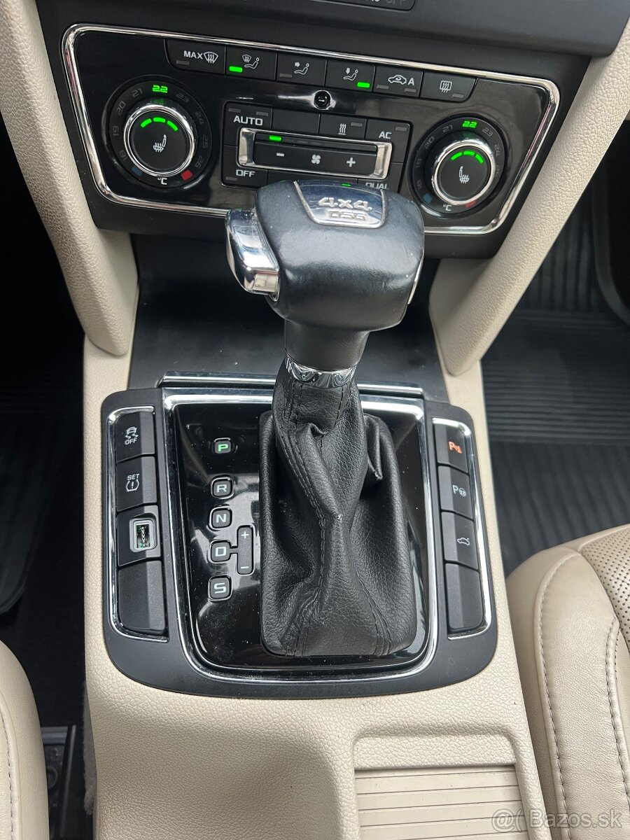 Škoda superb 2,0 4x4 DSG - 13