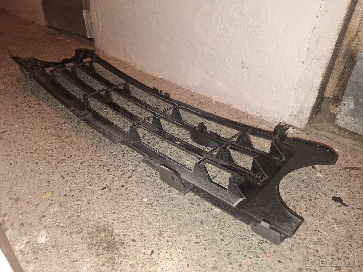 Land Rover predná maska L322 - 13