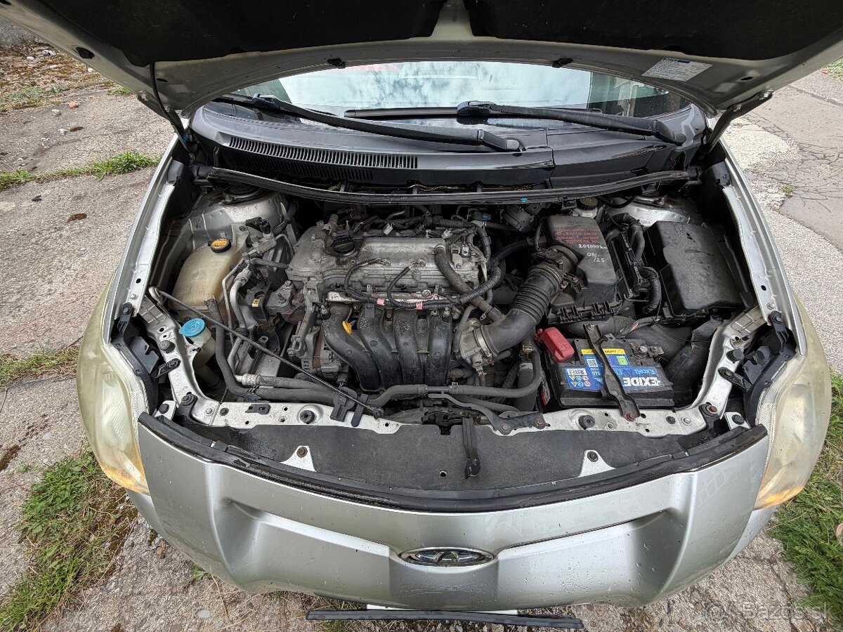 toyota auris - 13