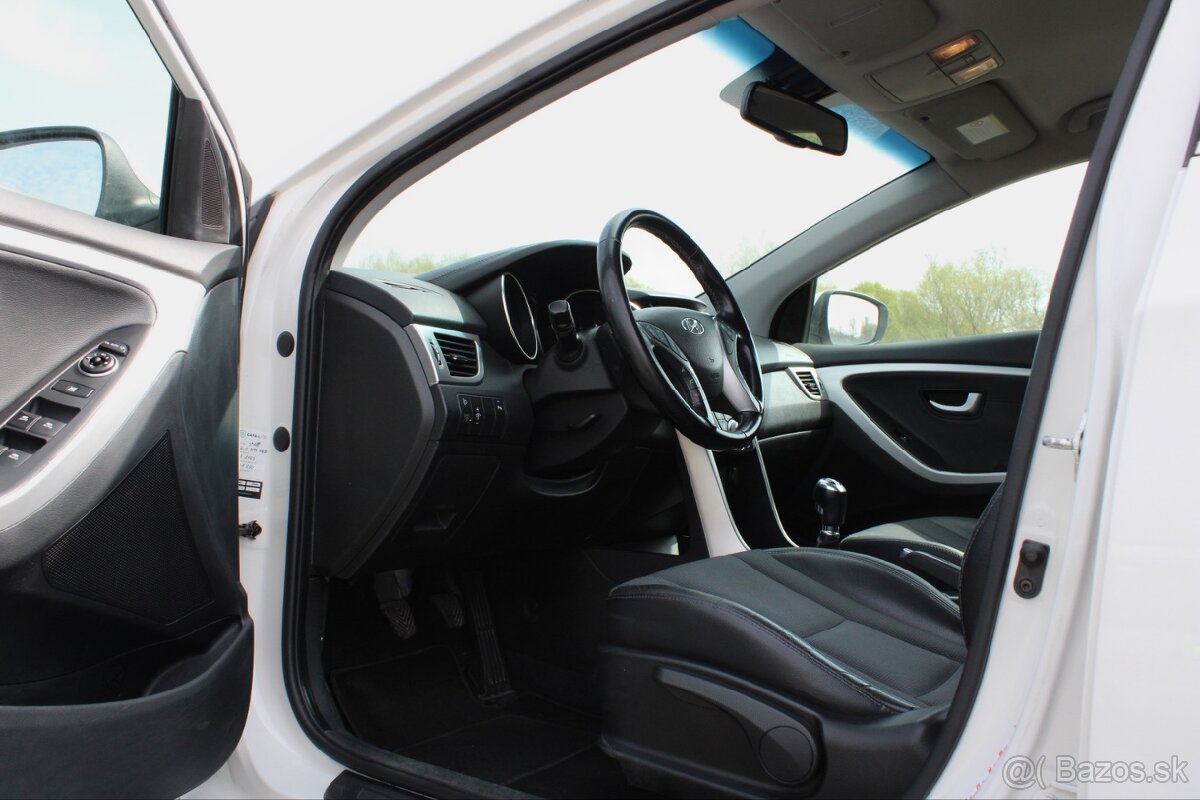 Hyundai i30 1.6 CRDi TOP STAV - 13