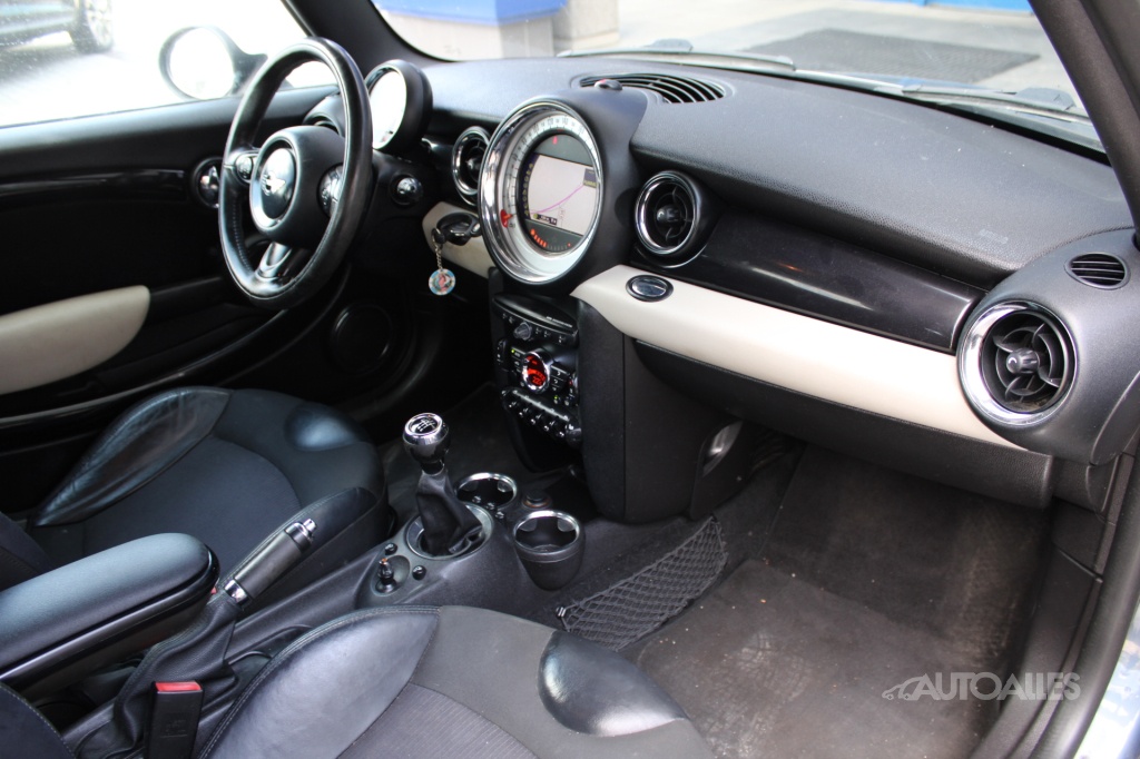 Mini Cooper 1,6i 16V DOHC Valvetronic 90 kW - 13