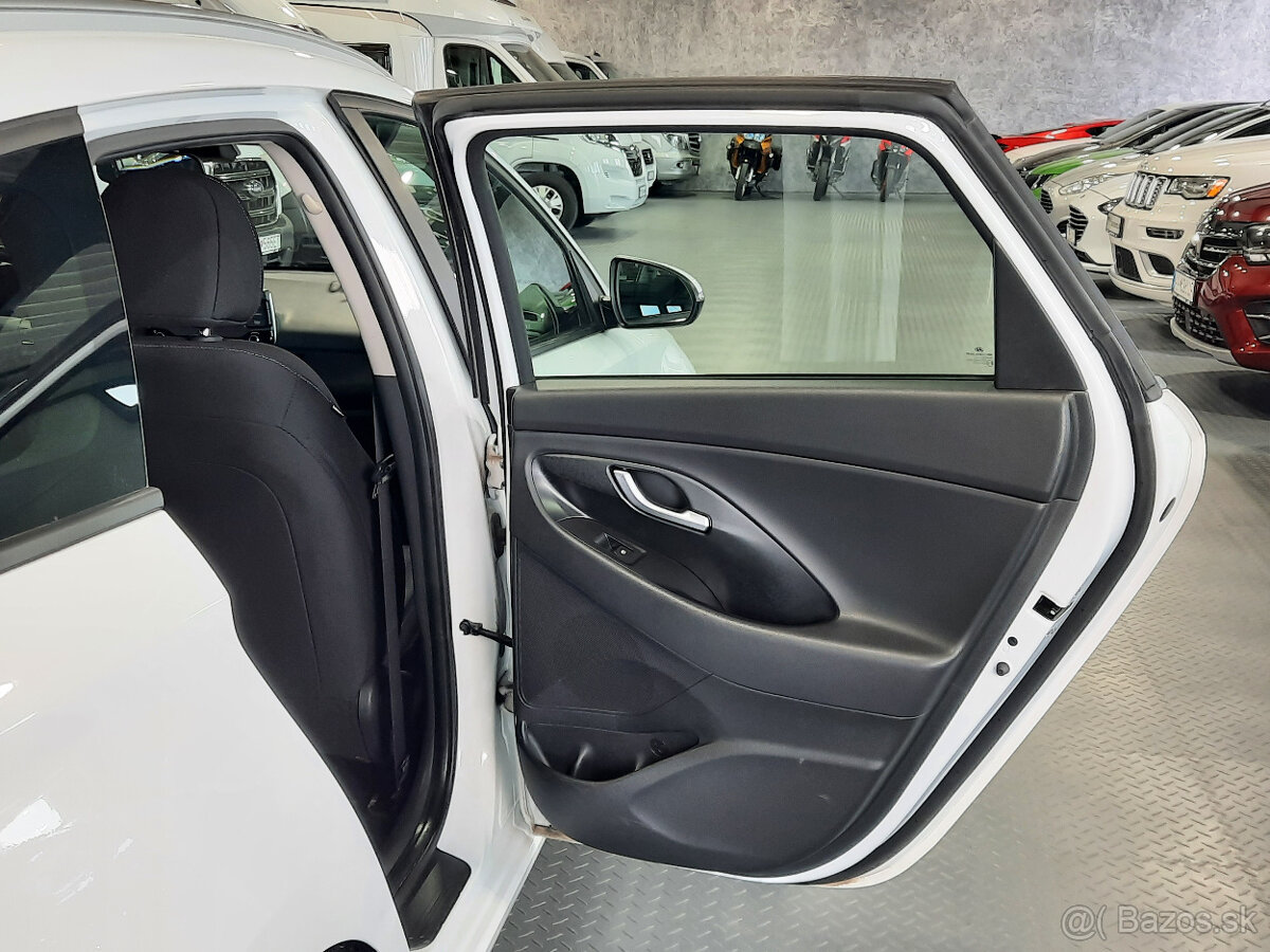 Hyundai i30 CW 1.5i CVVT Classic - 13