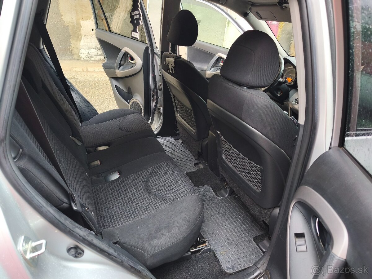 Toyota RAV4 2009 diesel - 13