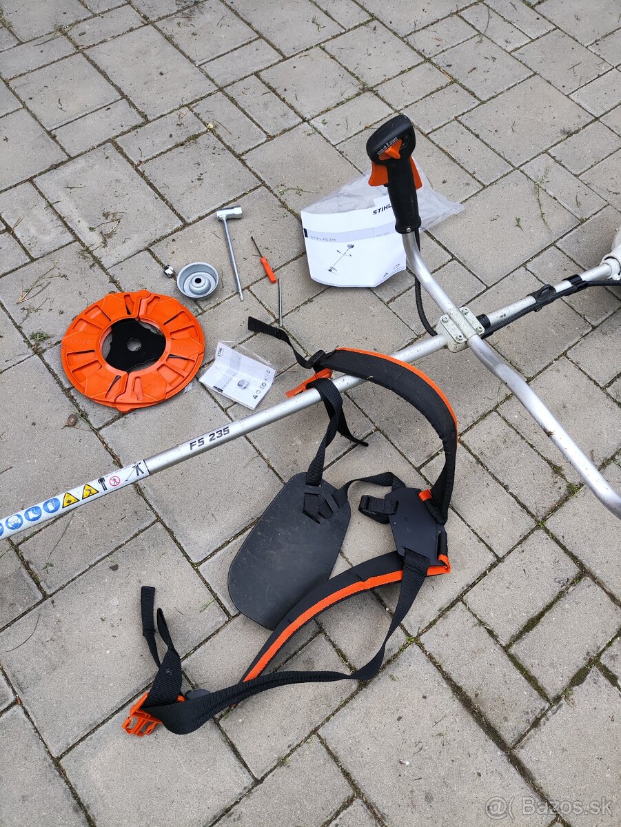 Predám krovinorez Stihl FS 235 - 13