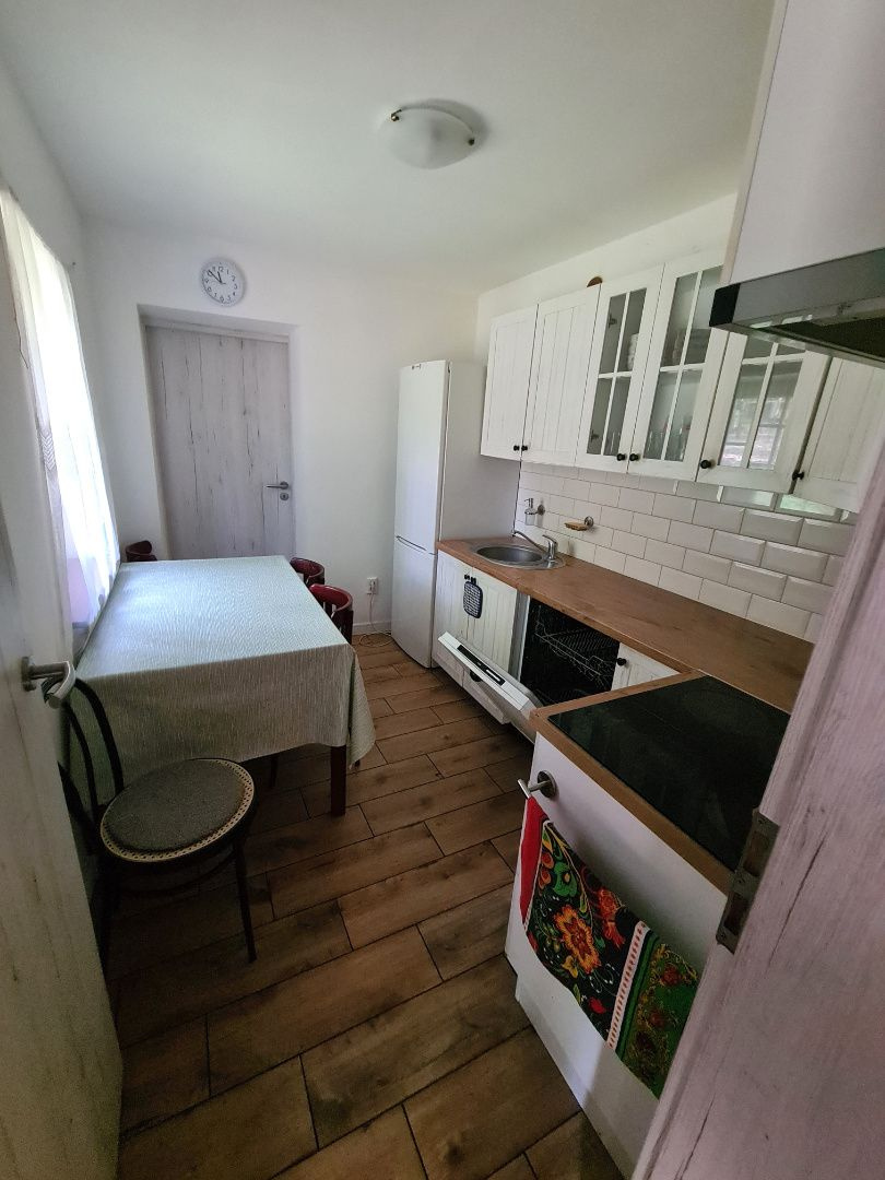 Zaujímavá pekná priestranná murovaná chata v prírode - 13