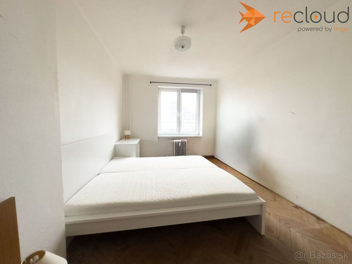 2 izbový byt v centre mesta Rimavská Sobota - nám. Š.M.Daxne - 13