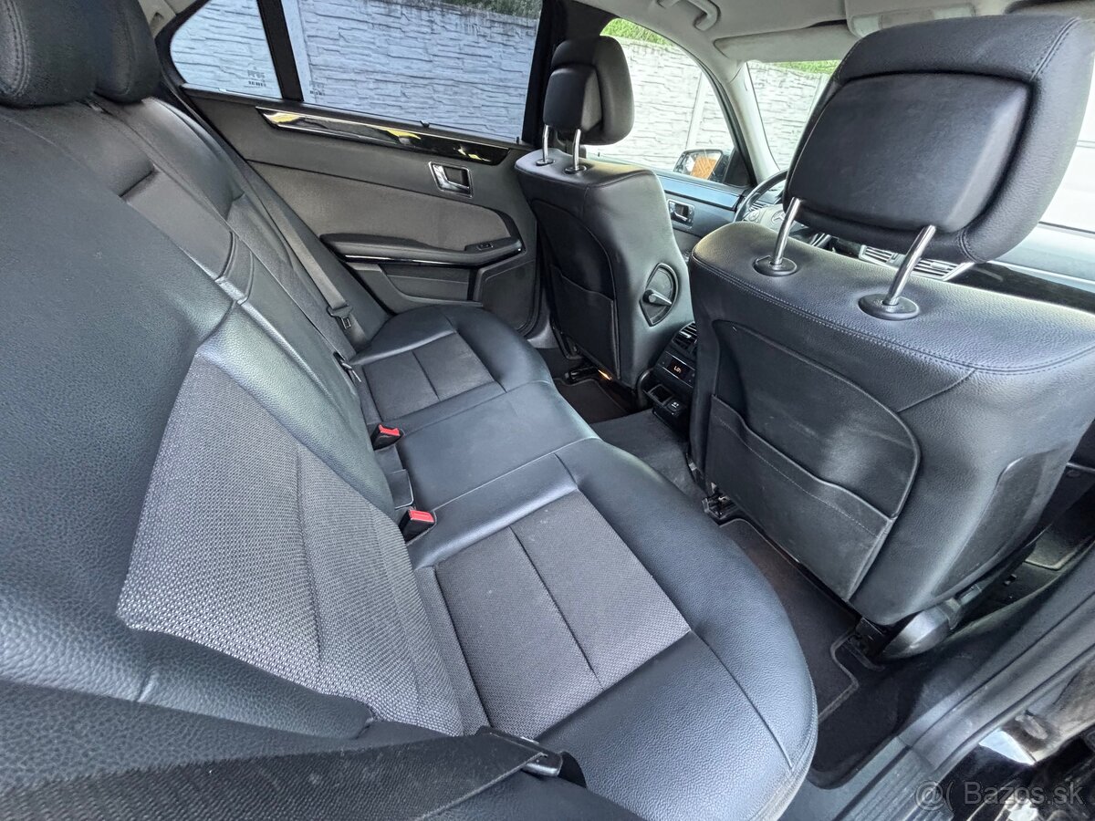 Mercedes-Benz E trieda Sedan 220 CDI Blue Elegance A/T - 13
