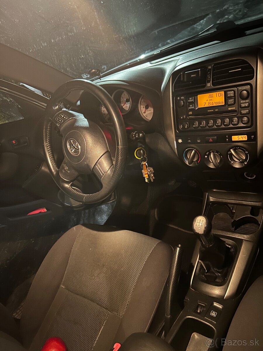 Toyota rav4 II 2.0 VVTi - 13